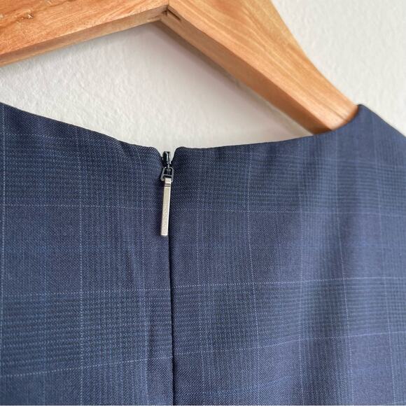 Hugo Boss Navy Wool Knee Length Dress 4P - Picture 9 of 13